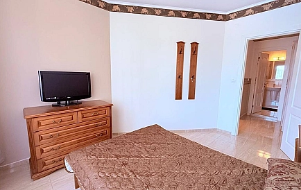ID 15670 Трикімнатна квартира в Естебан Фото 8