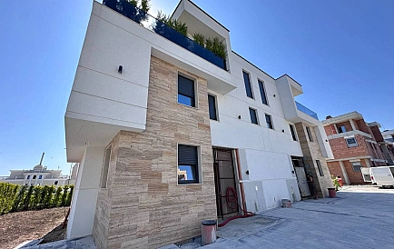 ID 14144 Таунхаус у Sunny Island Фото 2