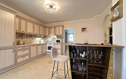 ID 14568 Шикарна трикімнатна квартира в Естебан Фото 1 