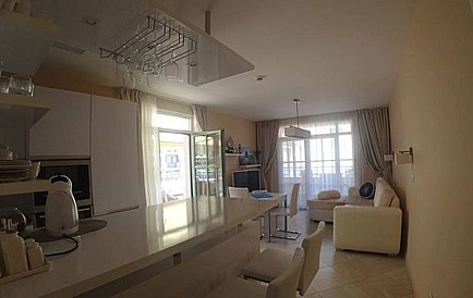 ID 8907 Трикімнатна квартира у Флорес Гарден Фото 2