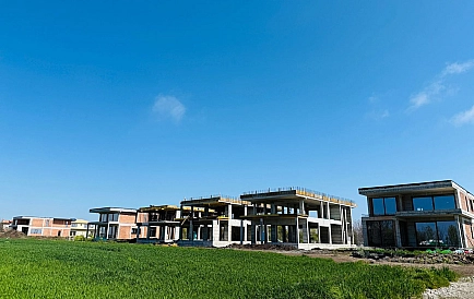 ID 13577 Будинки від забудовника в Cелебріті Хоумс Фото 3