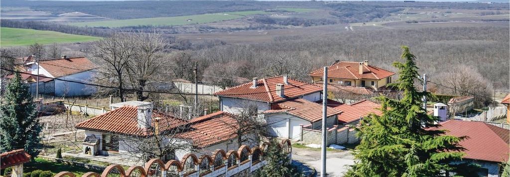 Будинки та зелені околиці села — Приселці та Близнаці Будинки та зелені околиці села — Приселці та Близнаці