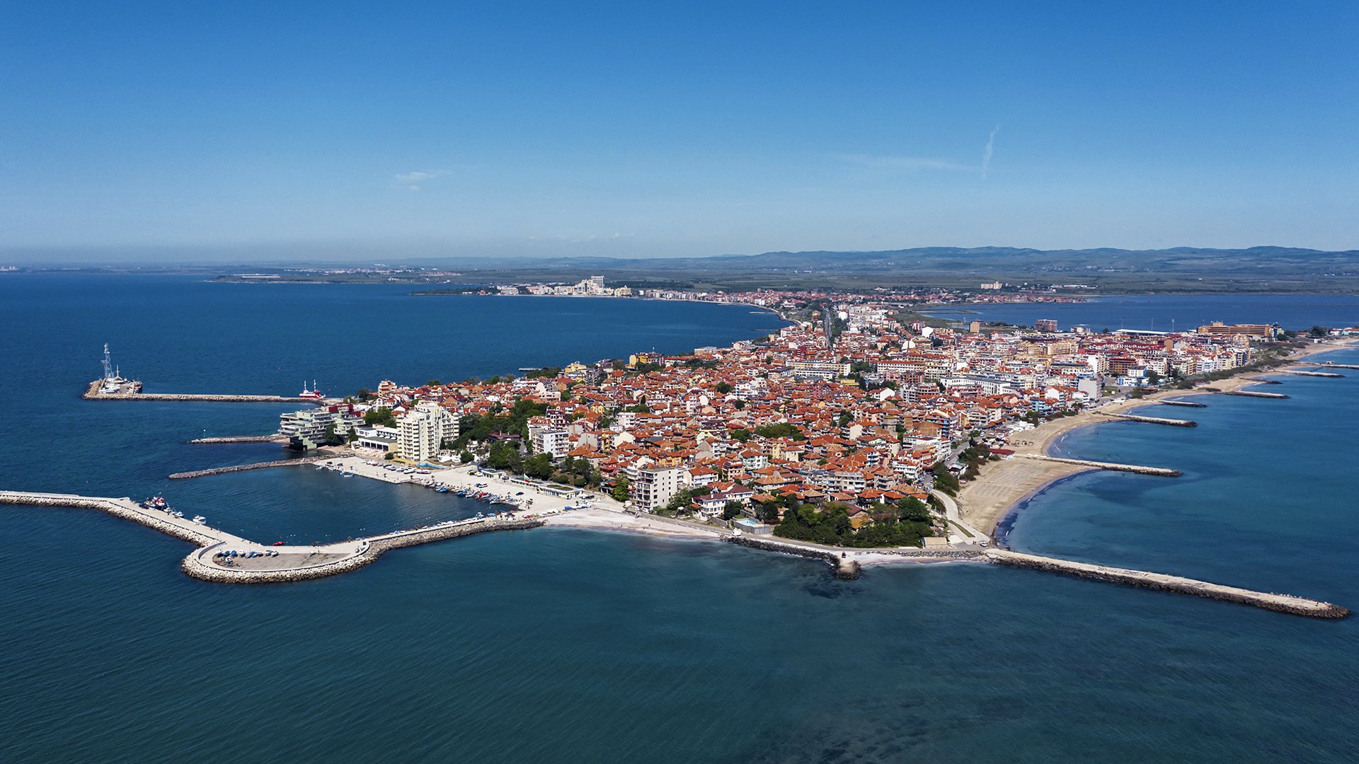 Панорама узбережжя та житлової забудови — Поморіє Панорама узбережжя та житлової забудови — Поморіє