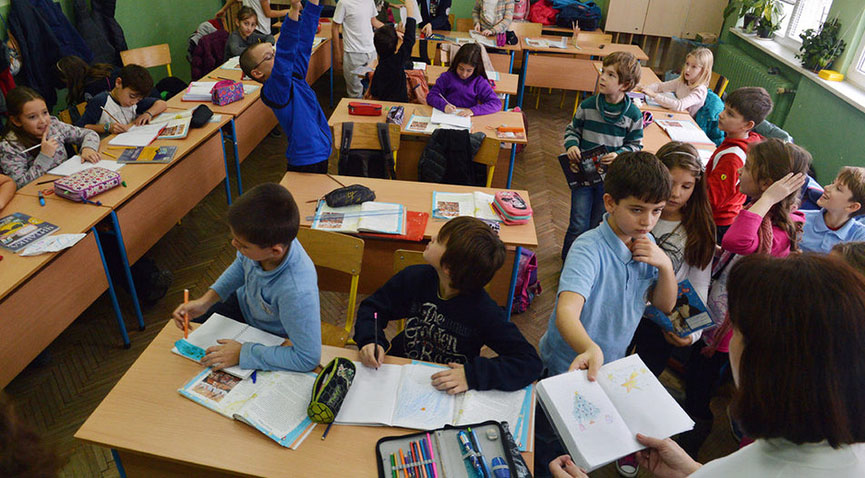 Активна участь дітей у початковій школі Болгарії