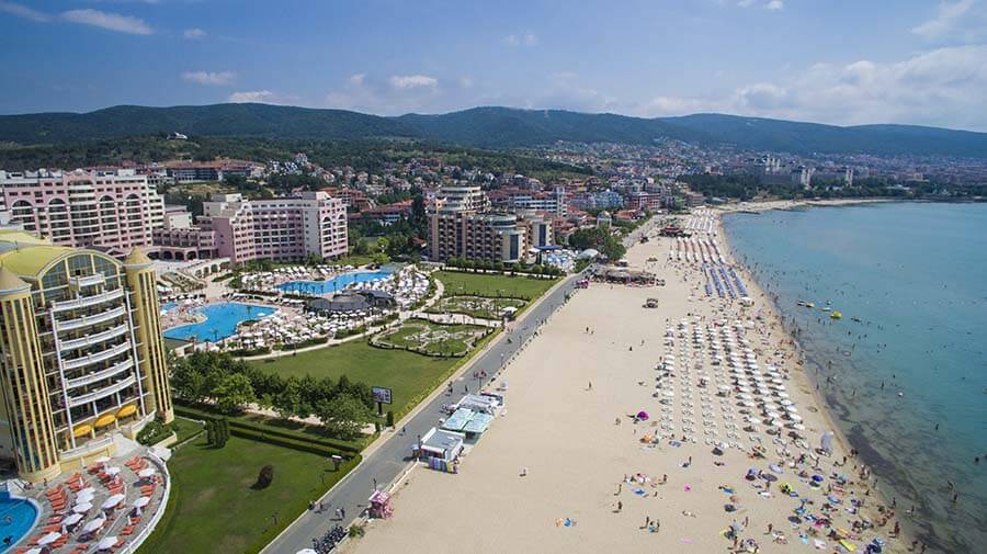 Курортний краєвид Болгарії в архівній статті
